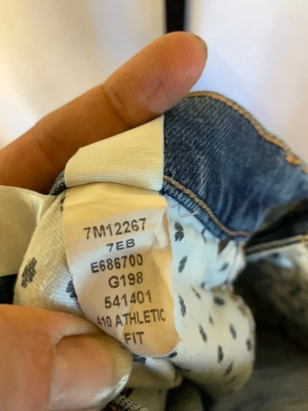 Lucky Brand 410 Athletic Fit Jeans Men's 32x30 Distressed Stretch Denim